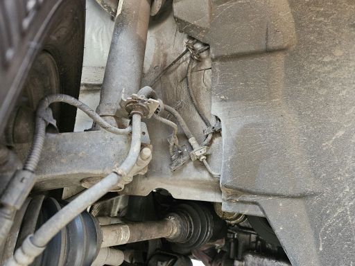 2016 Promaster 1500 136WB Right Front Wheel Well 03